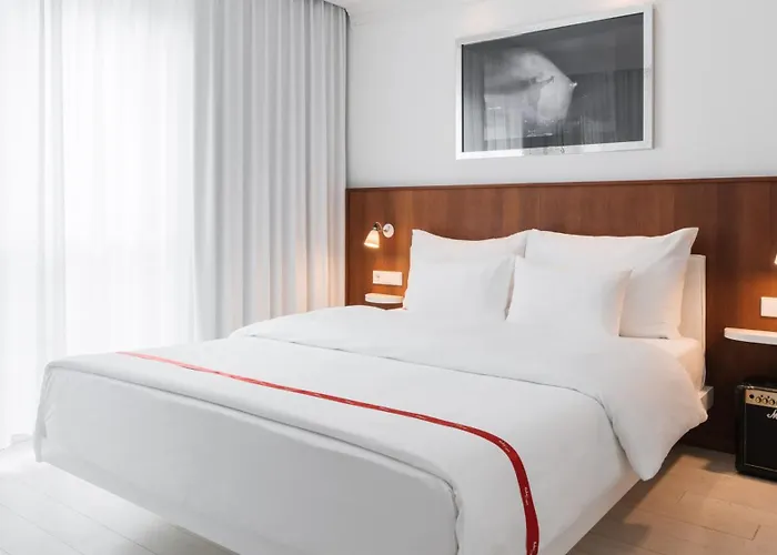 Hotel Ruby Sofie By Ihg 4*