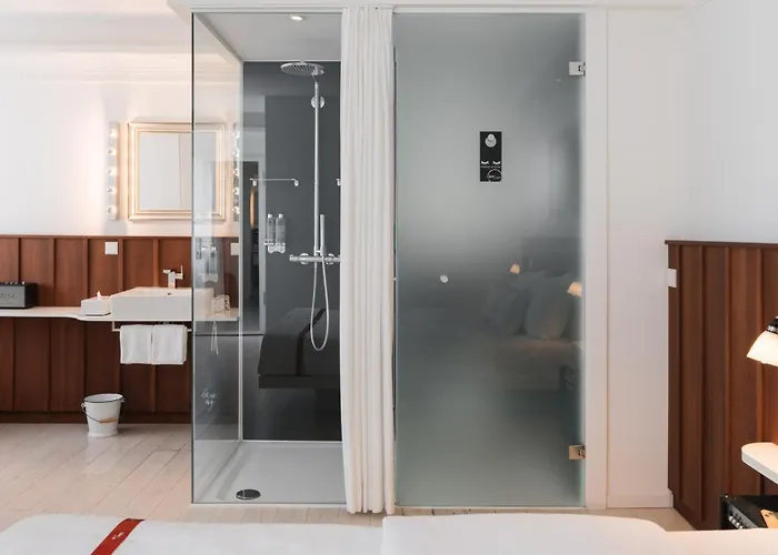 Hotel Ruby Sofie By Ihg 4*